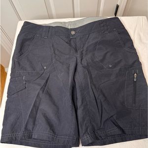 Women’s Columbia shorts size 8